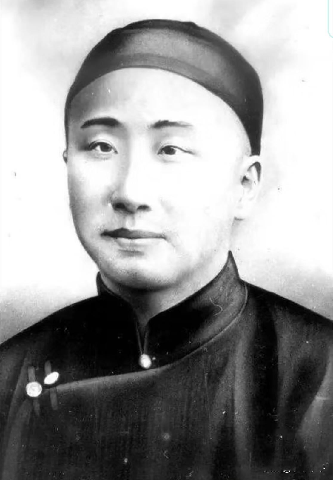 为自己写的挽联，如此潇洒！
好副臭皮囊，为你忙着过九十年，而今可要交卸了；
这般