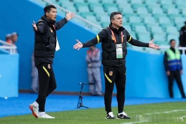 输了决赛不是终点，中国足球还有两项任务交给安东尼奥虽然在U23亚洲杯决赛上输给日