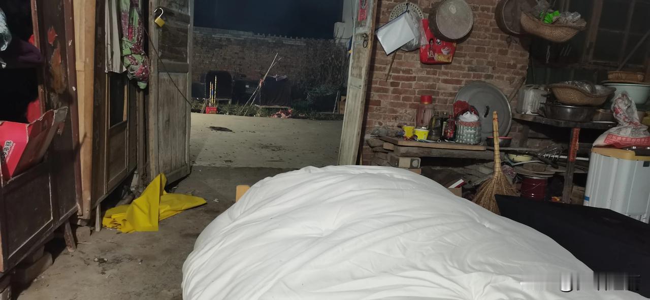 梦语日志。

晚上七八点左右接到老家五叔电话，回家吧孩子，您大爷走了。我没有犹豫