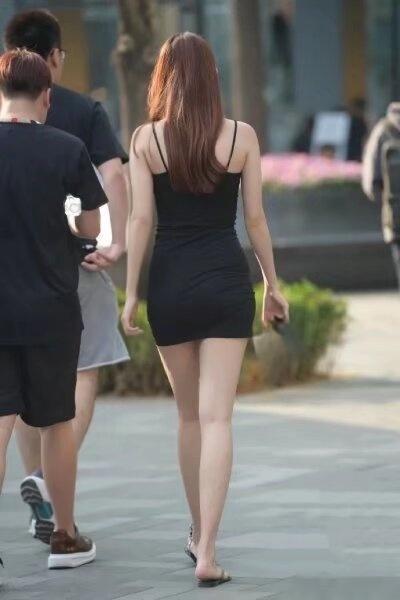 有时候真的很喜欢你，很想和你在一起。有时候又真的很累，很想放弃。你偶尔的温柔总让