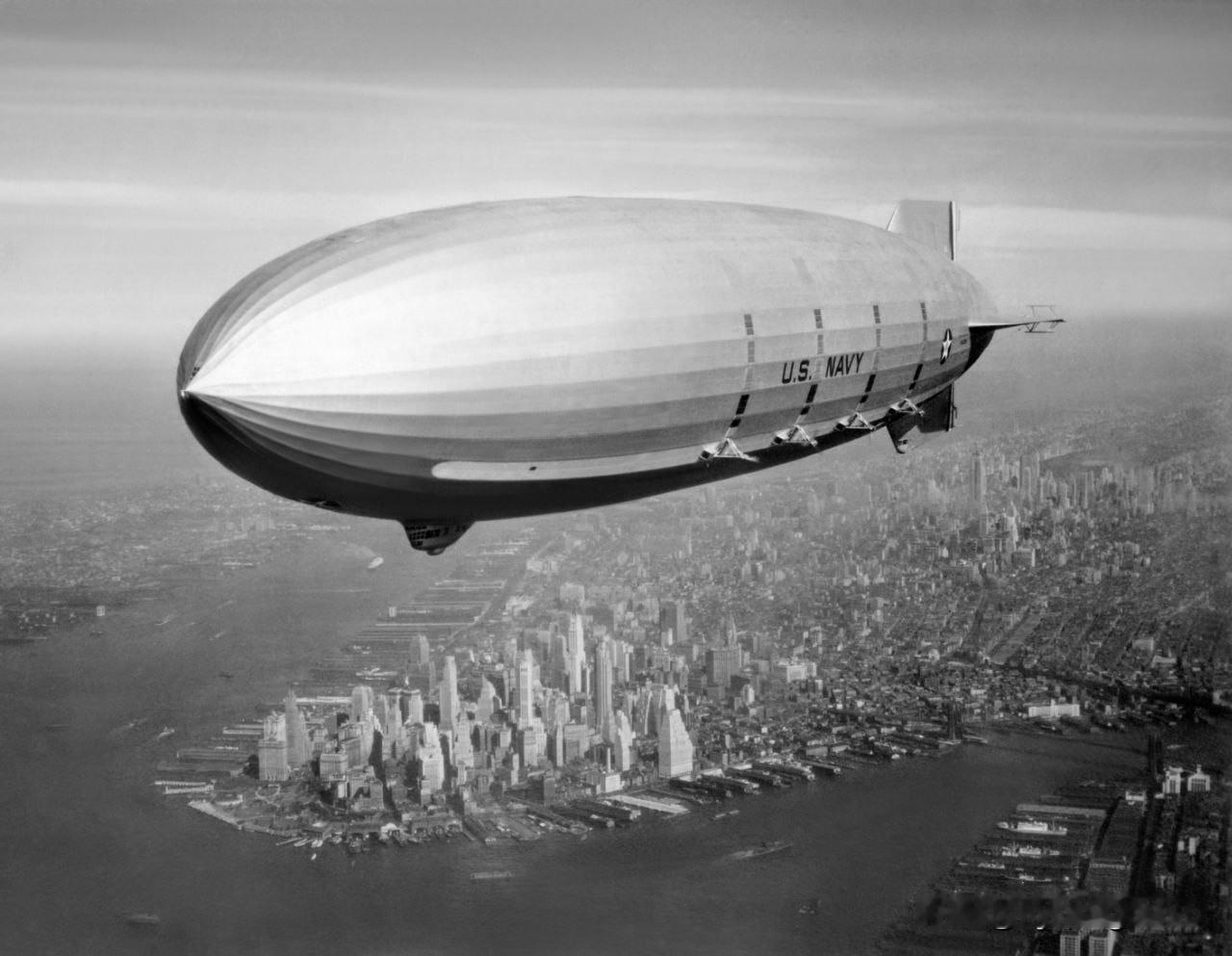 🇺🇸“梅肯”号（USS Macon，ZRS-5）是美国海军第二艘硬式飞艇航母