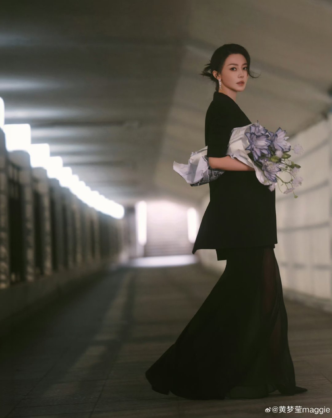 黄梦莹昨天御姐今天甜妹黄梦莹造型切换比翻书还快 啊啊啊啊啊完全的两种风格！！好惊