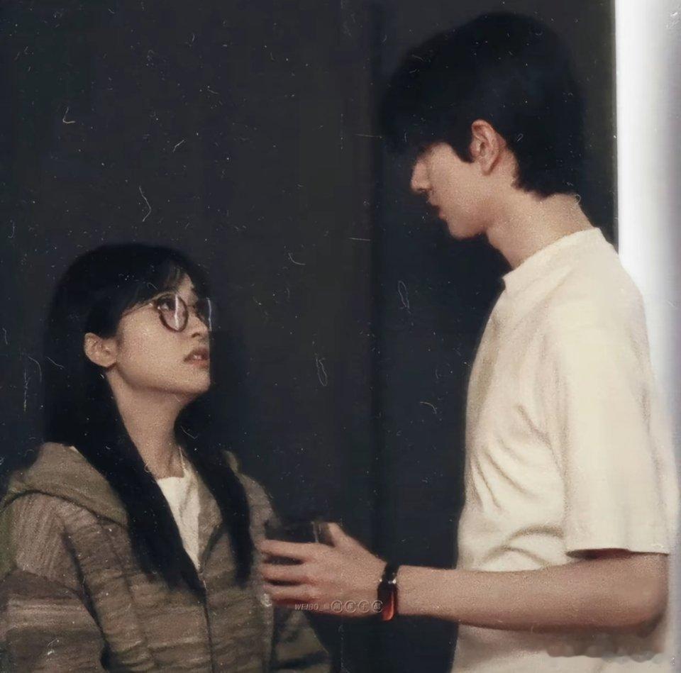 这两人有一种：金风玉露一相逢，便胜却人间无数的宿命感，彼此的契合无论如何都逃脱不