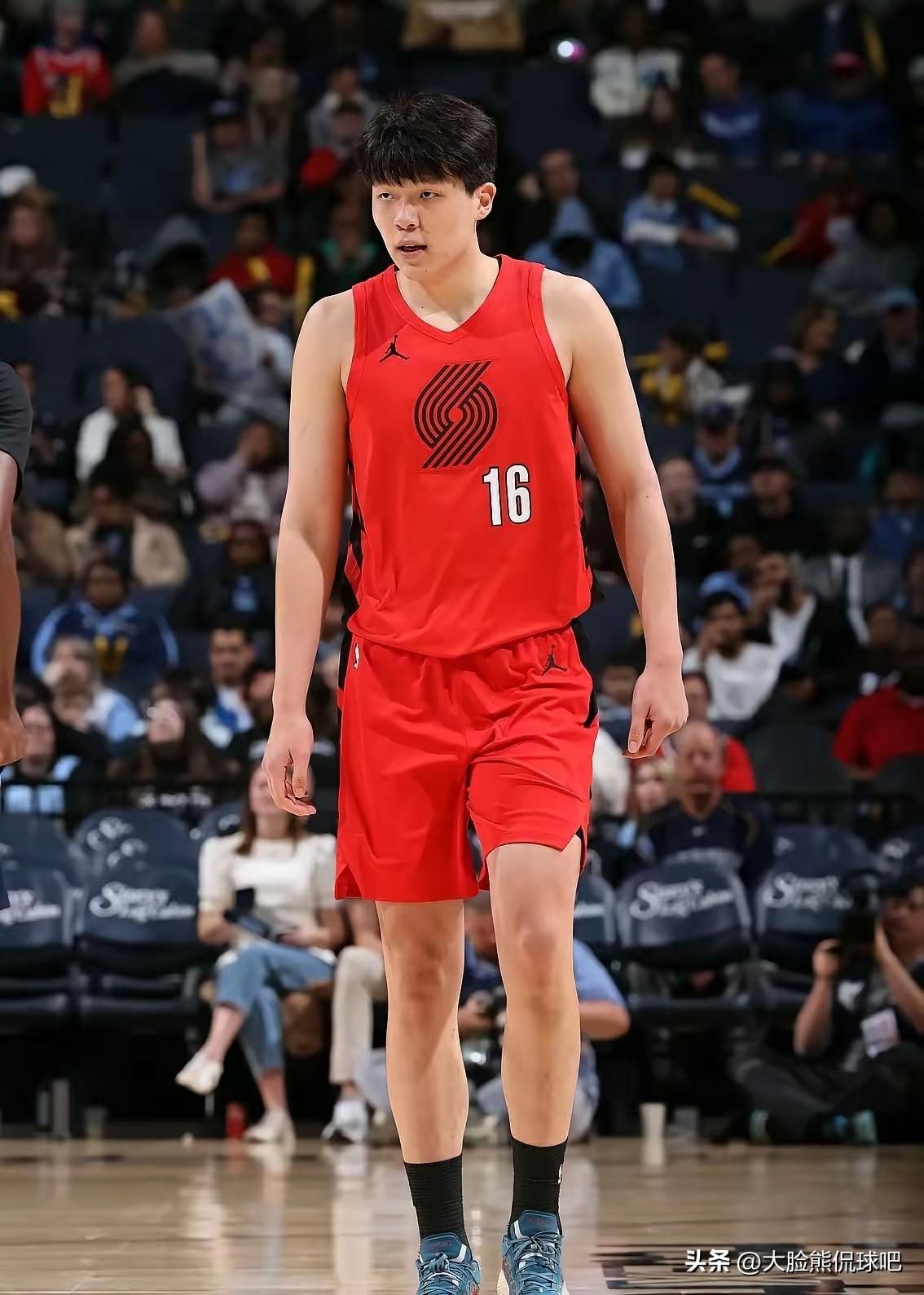 实力有限，杨翰森被下放！
今天传来杨翰森最新消息，开拓者已经把杨翰森下放到G联赛