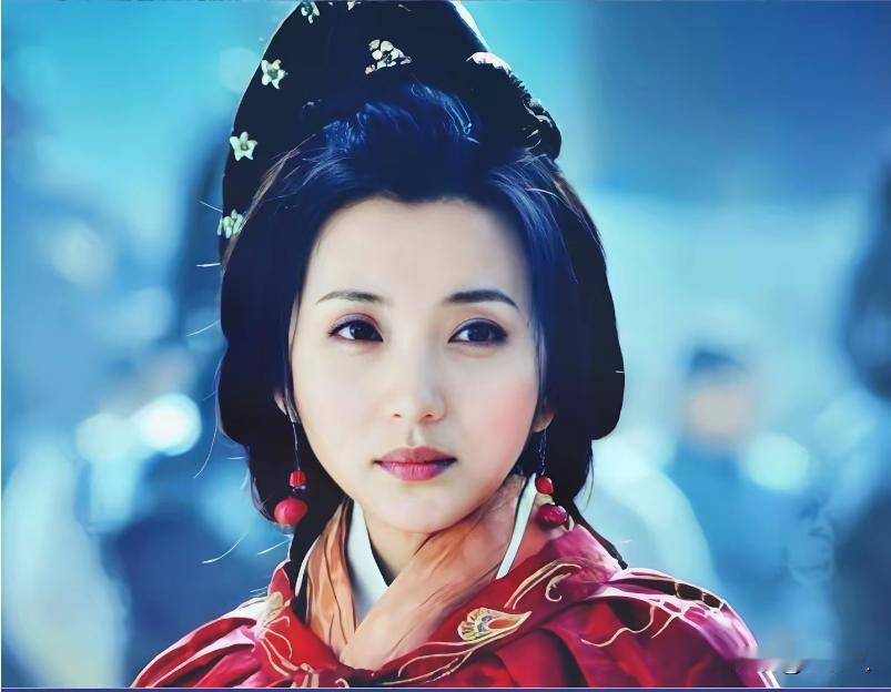 当年的“万人迷”陈好，从一名演员转行当中央戏剧学院老师，学生直夸漂亮，能干，又有