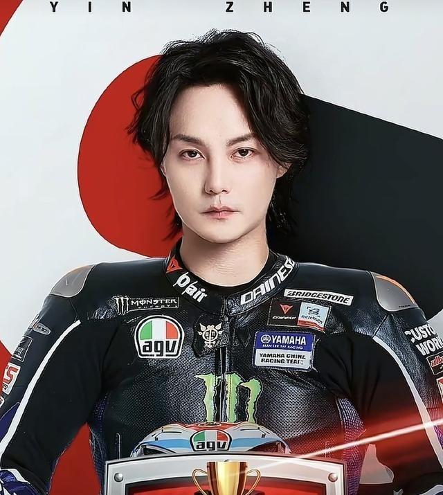 演员“袁华”发声要买张雪820，张雪回应送他一辆，袁华说，不用，我自己买。
20