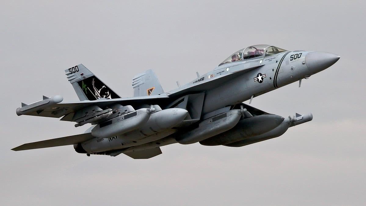 事故原因终于查清！拦阻索发生断裂！EA-18G 战机坠毁，中国巨力索具被推上风口