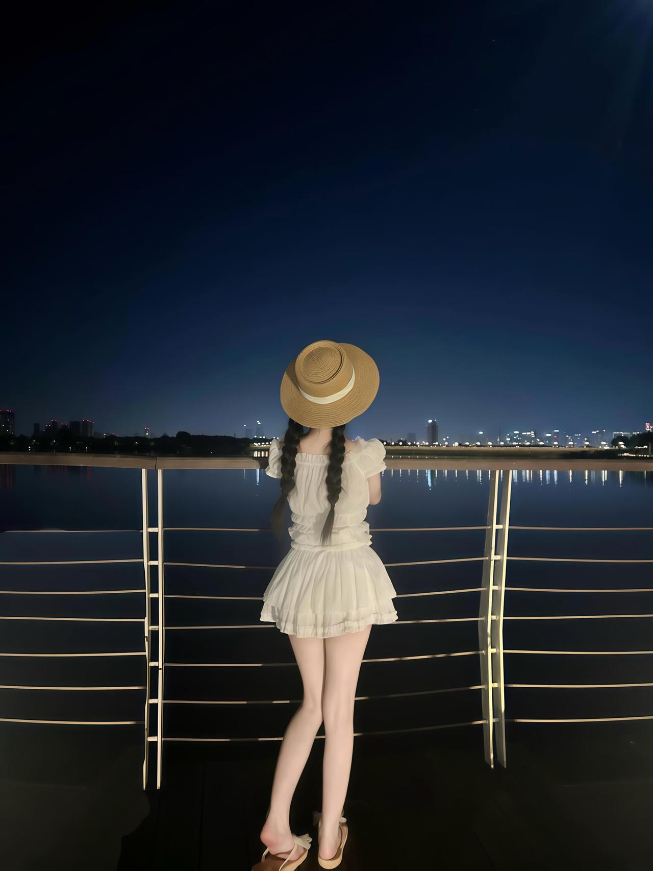 佛说：你恨的人，
来生不会再见，
所以别在

他身上浪费时间。

你恨他，
他未