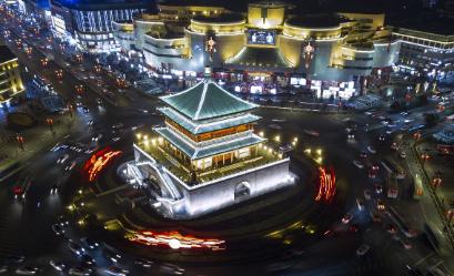 这所学校叫西安戏剧学院。
全国第三所公办戏剧类本科院校——前两所是中央戏剧学院和