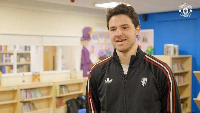 曼联球迷现在已经可以轻松面对剩余的比赛，门将塞内·拉门斯非常享受在切尔西取得胜利