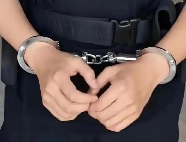 女子偷录亲密视频要挟局长要钱，本想拿捏官员，结果两人一起坐牢

一段饭局上的相遇