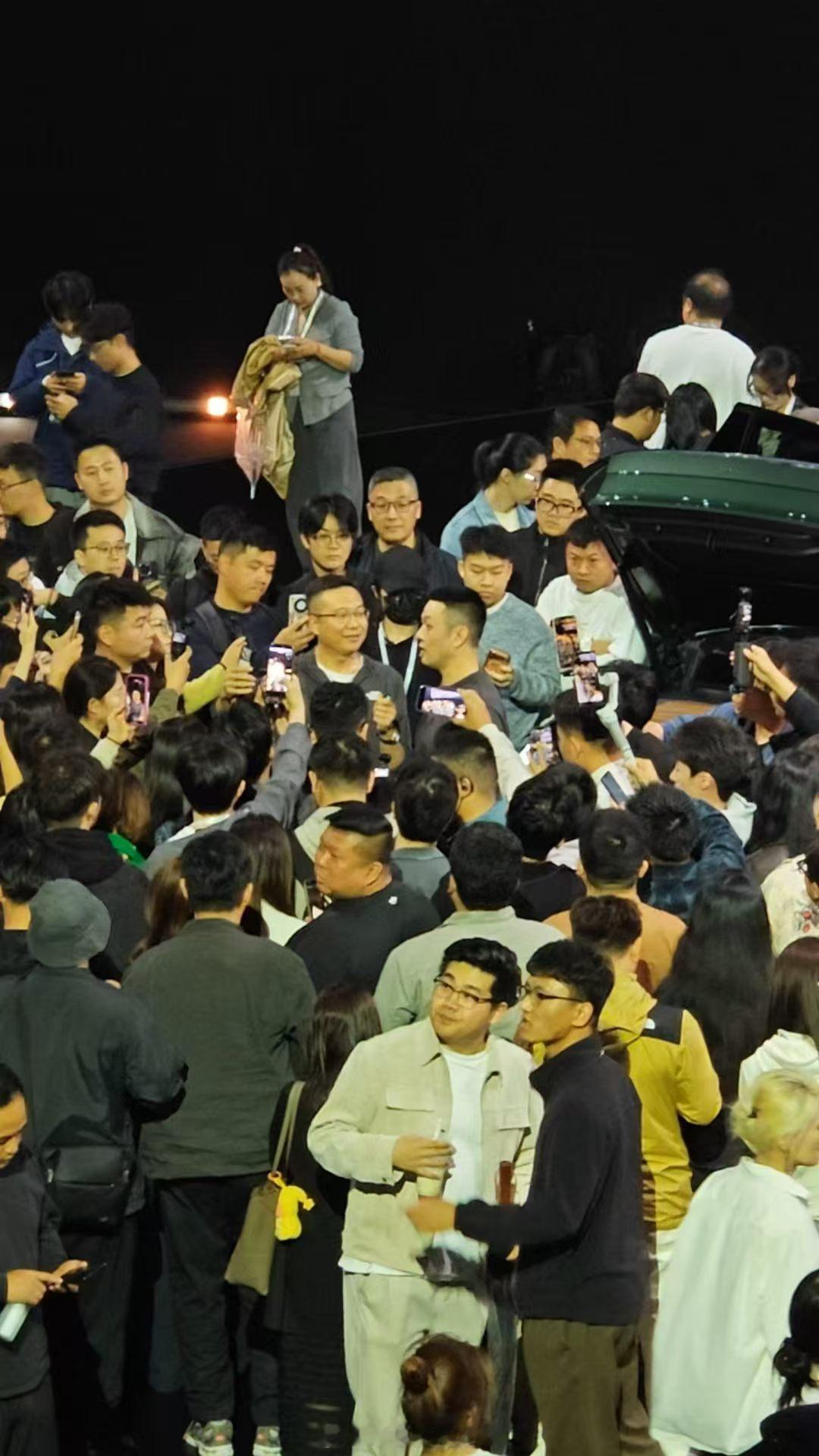 乐道L80技术发布会结束，第一时间上台抢先专访了斌哥。聊了些大家高度关注、比较敏