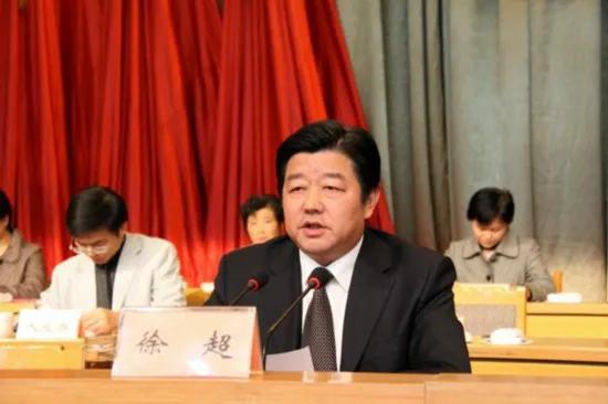 落马县委书记五毒俱全，动用公款出版个人《文选》26卷。

2014年5月，江苏省