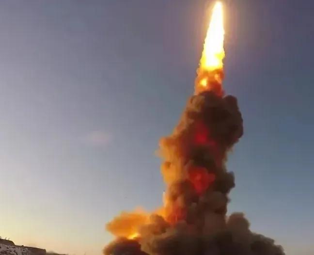 美国首次中程导弹拦截测试，并且大获成功！

美国方面10日宣称自己试射拦截中程导