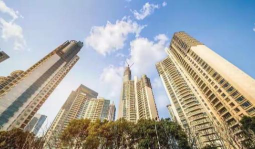 两会释放楼市重大信号

说白了，2026年两会对楼市的定调调整，看似少了几分“急