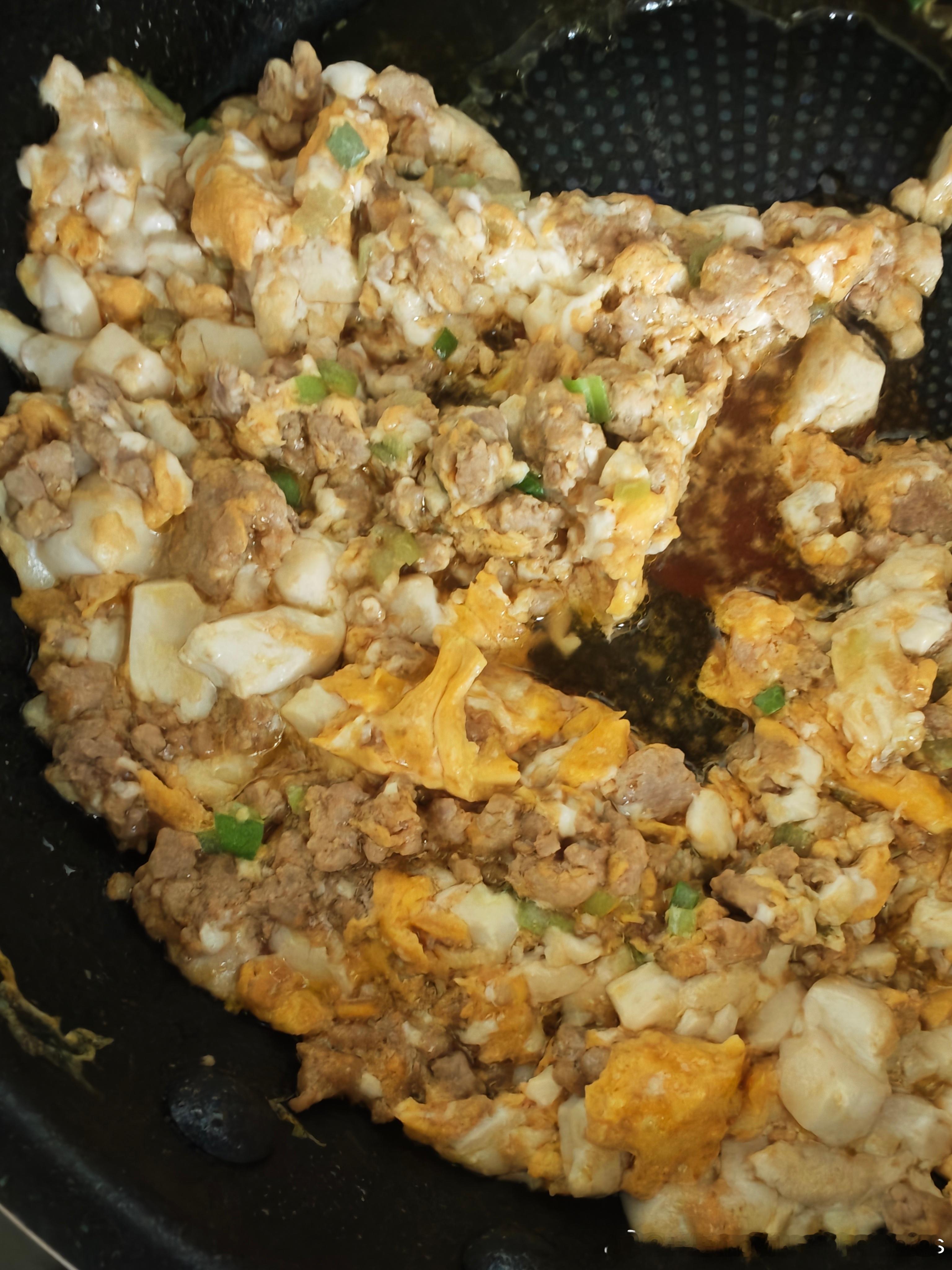中午回家给婴做了肉沫豆腐抱蛋状态一般所以感觉也没做好 