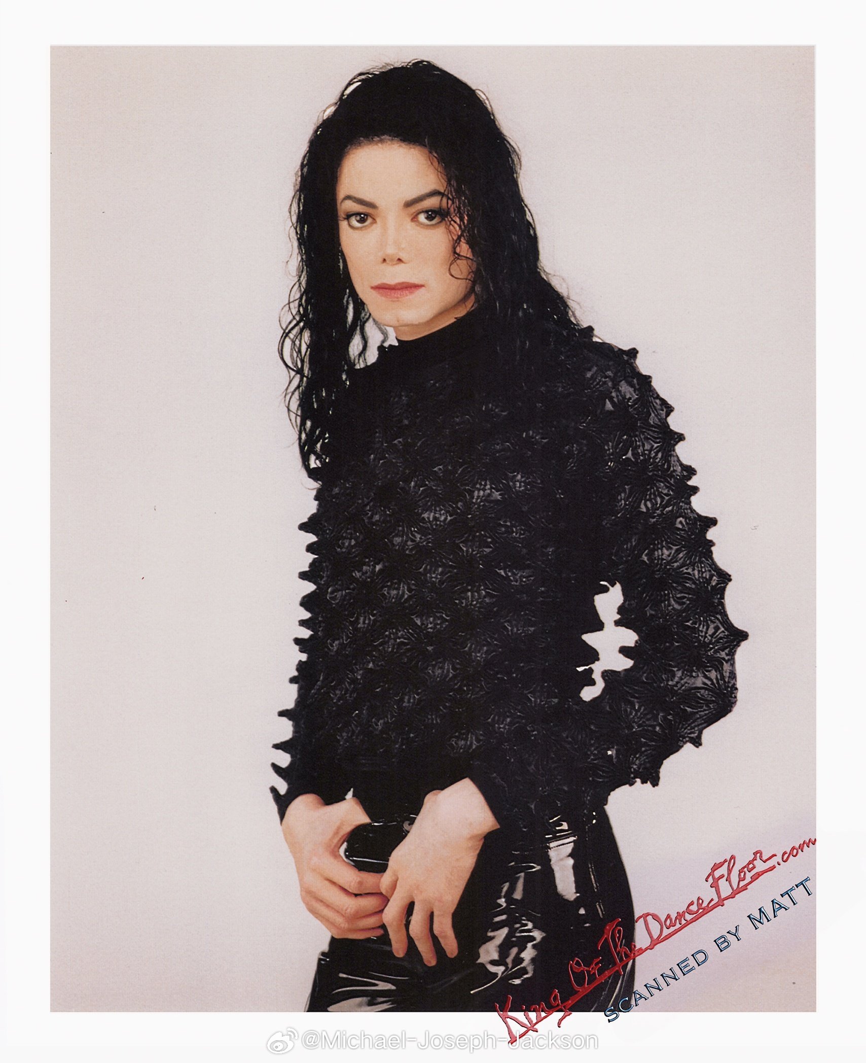 迈克尔杰克逊[超话]  Michael Jackson in "Scream",