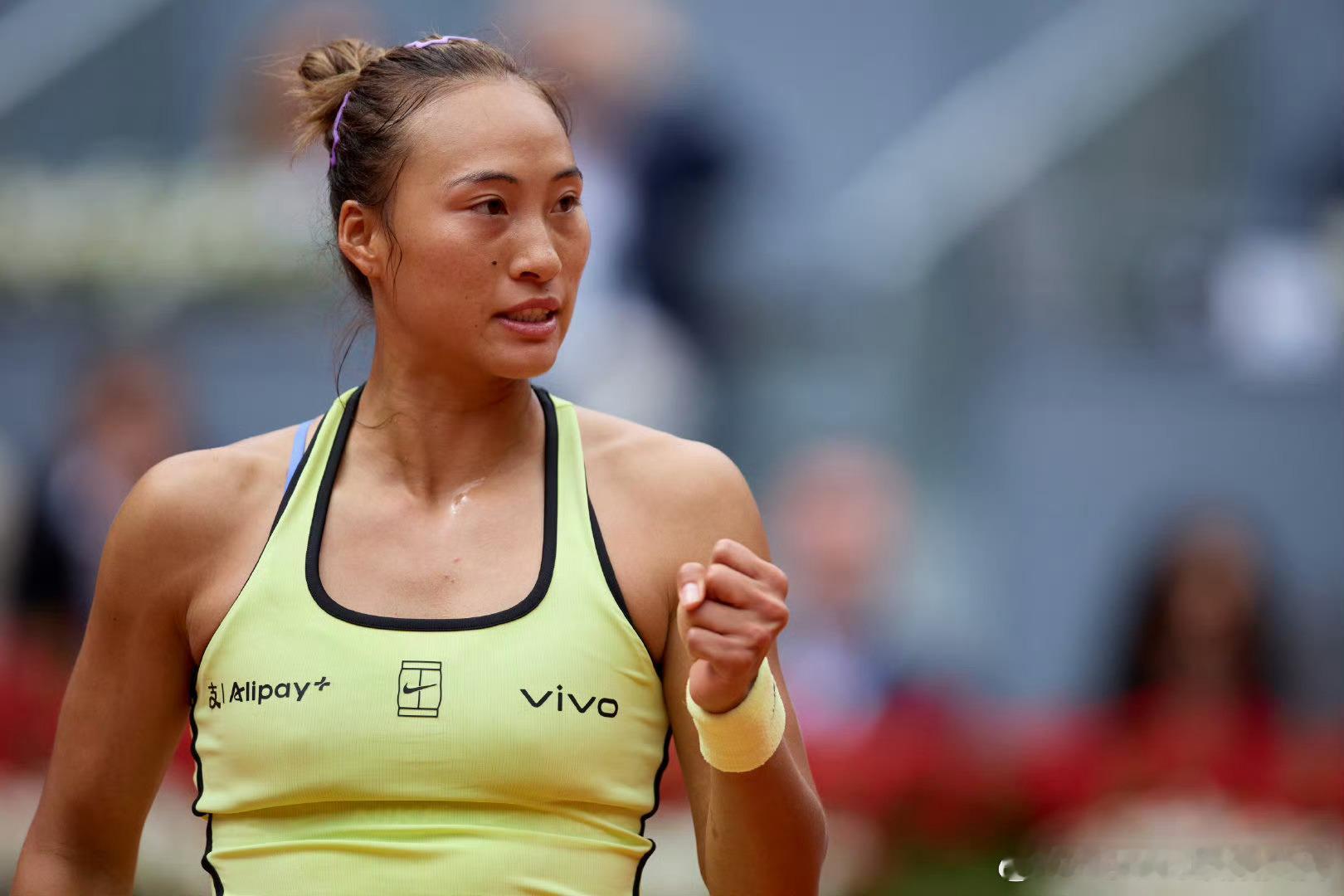 🟠WTA1000马德里女单第三轮焦点战🇨🇳郑钦文vs🇰🇿莱巴金娜🔥交