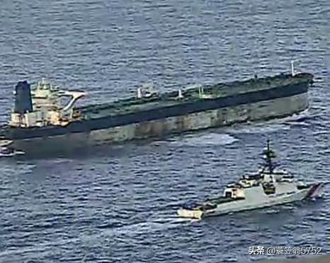 美国近期放松对俄石油制裁的直接原因是中东局势突变导致的全球能源供应危机，而非对俄