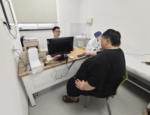 “沪上第一胖” 逆天改命！

曾经，516 斤的体重让他成了全上海 “最重” 的