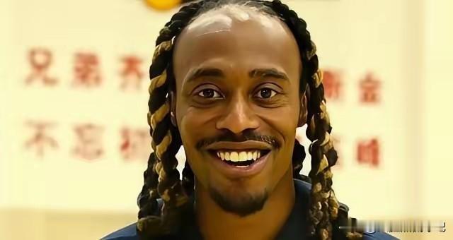 麦考尔隔空喊话迪亚洛，不怕硬碰硬！
广东外援麦考尔要伤愈复出了，据说会在下场对阵