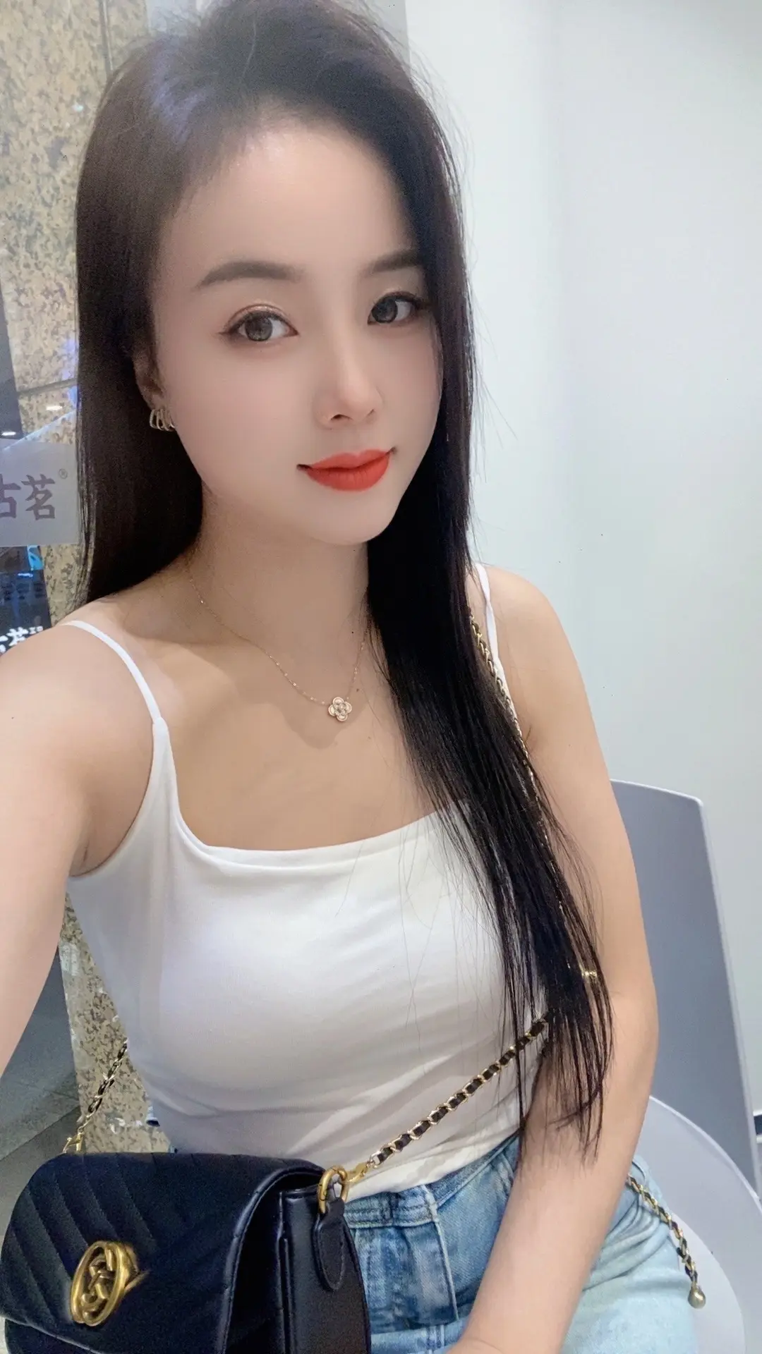 安慰别人，头头是道，            安慰自己，全是苦笑