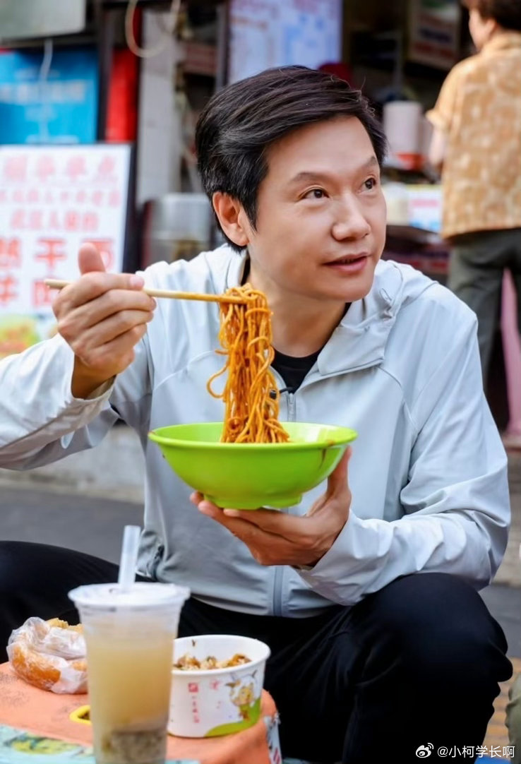 梳理完整时间线就能看懂雷军懊悔的根源，不只是输掉五年营收比拼。2018年五年期限
