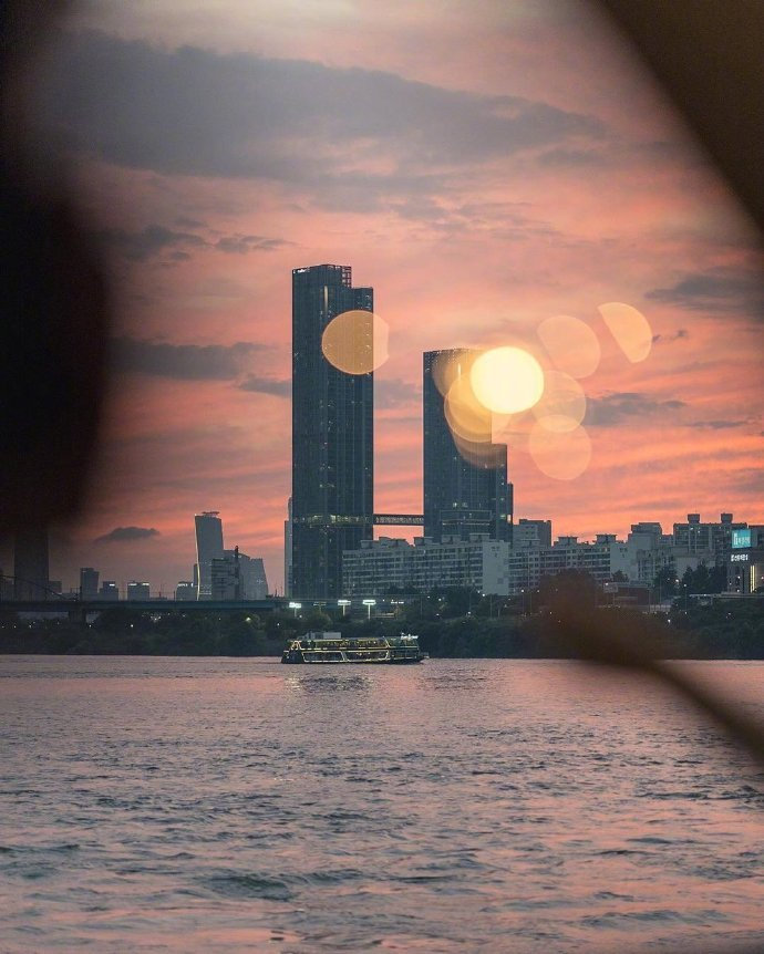 “ 当你觉得为时已晚的时候，恰恰是最早的时候。” 