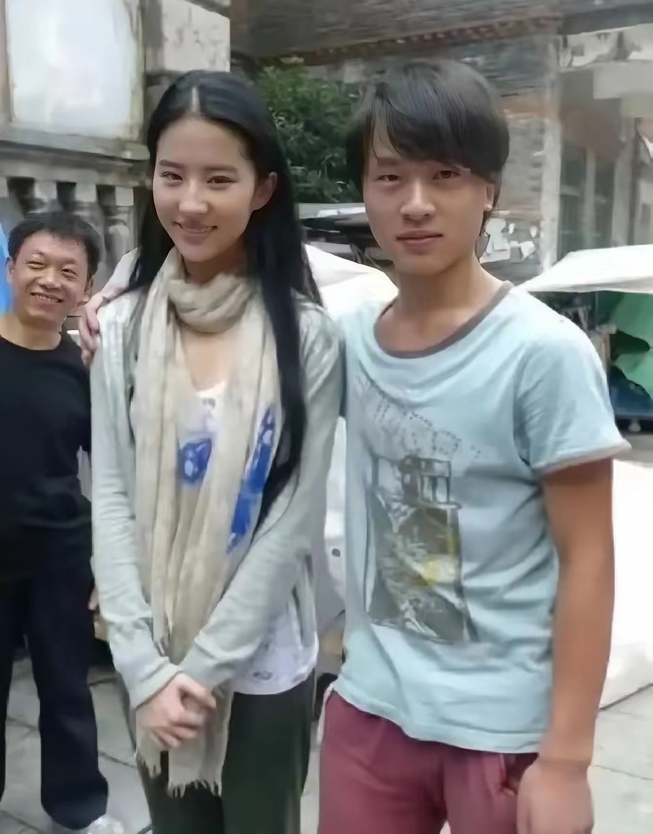 仅凭这张照片，这小子就能用它炫耀一辈子了 