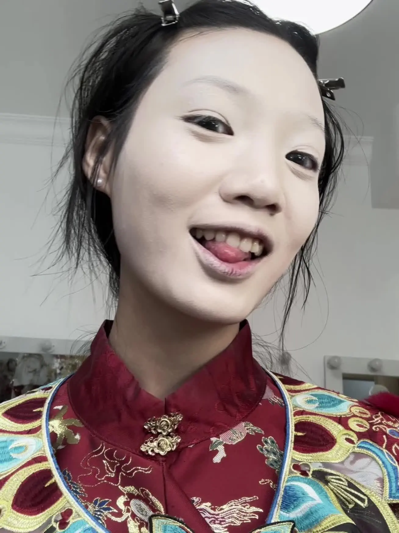 听说那位神，来自东方！