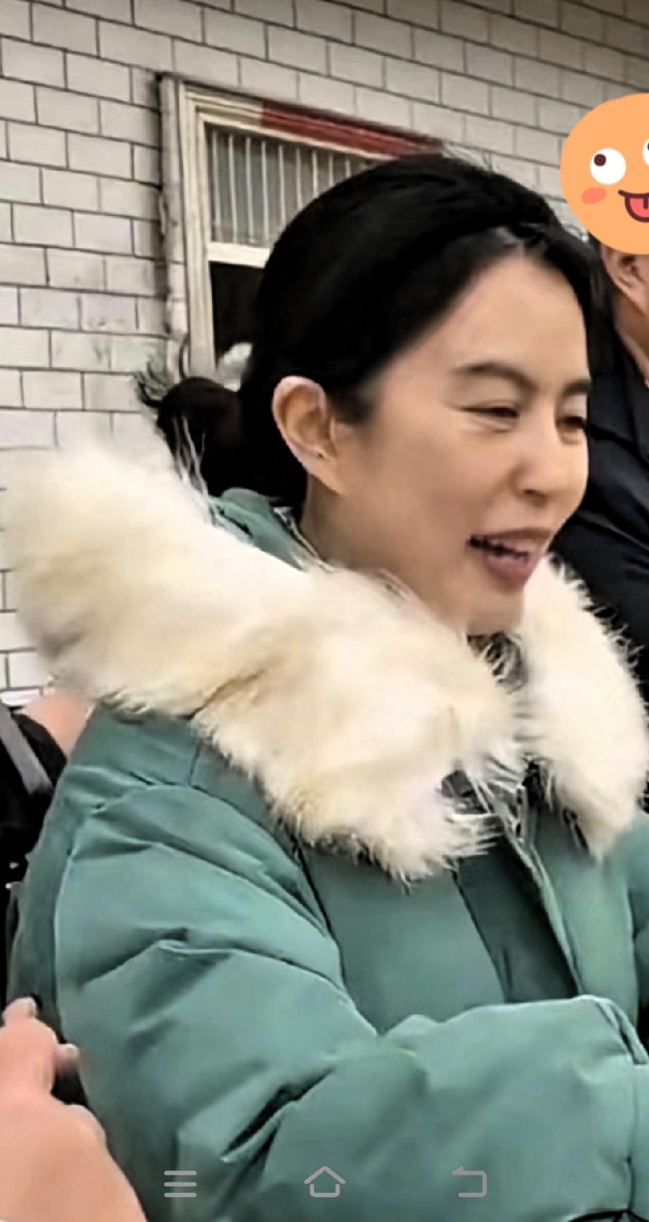 合川那个文旅局的女局长，
近几日真是火得一塌糊涂。

说实话，刚开始刷到视频，我