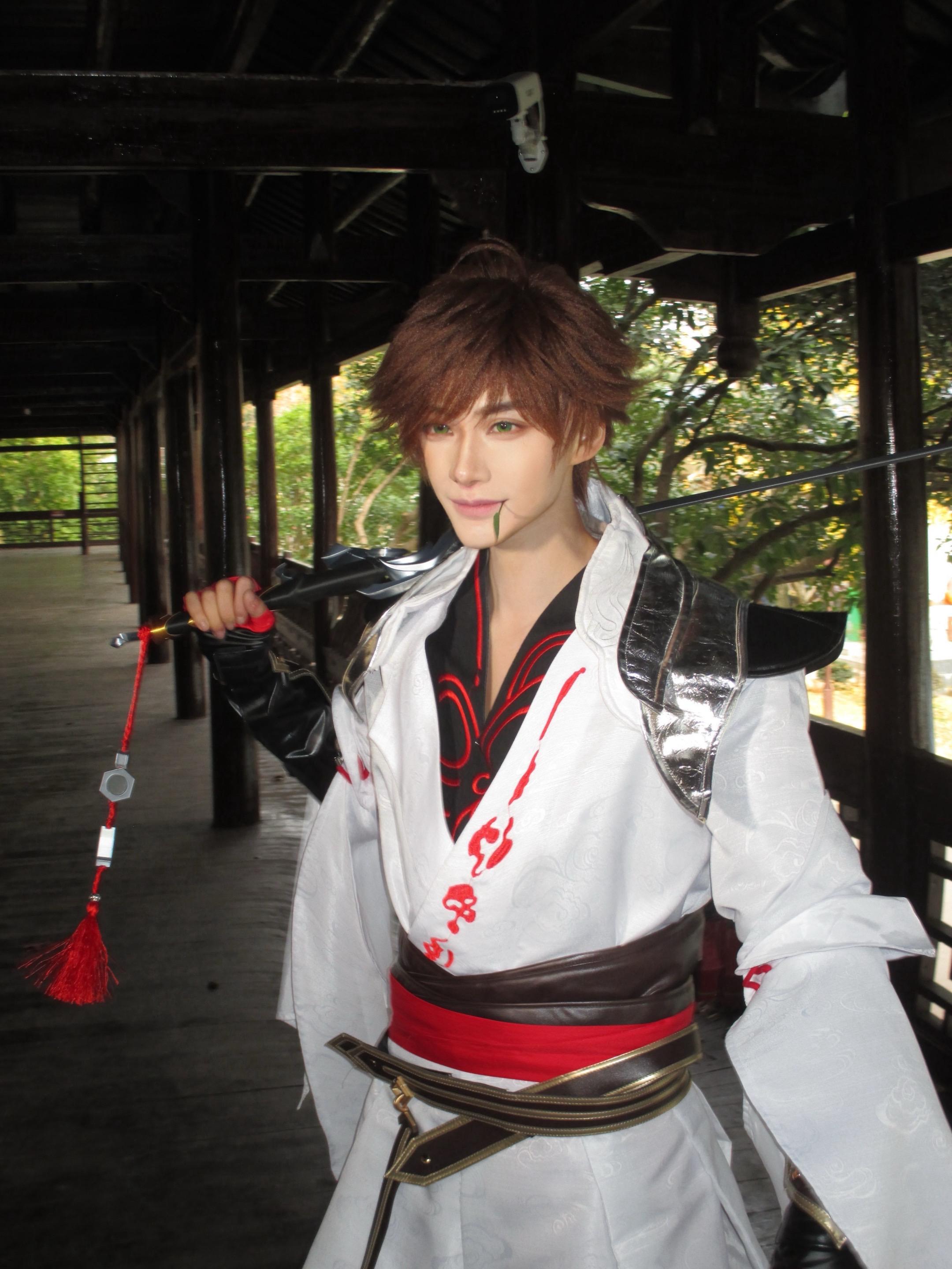 但愿长醉不复醒。