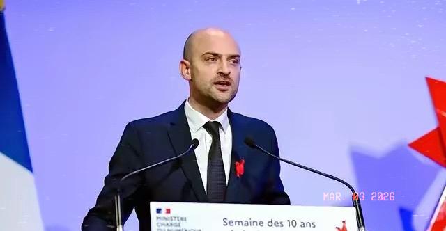 法国外长巴罗表示，美国和以色列对伊朗的军事行动没有事先提交联合国安理会进行协商。