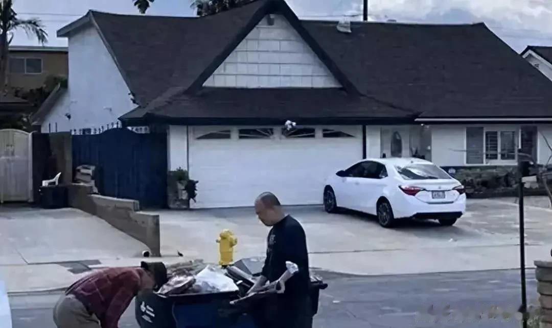 吕丽萍:吕丽萍，一个从国内影后移民到美国的捡破烂的，曾经是中国一代影后。她的名字