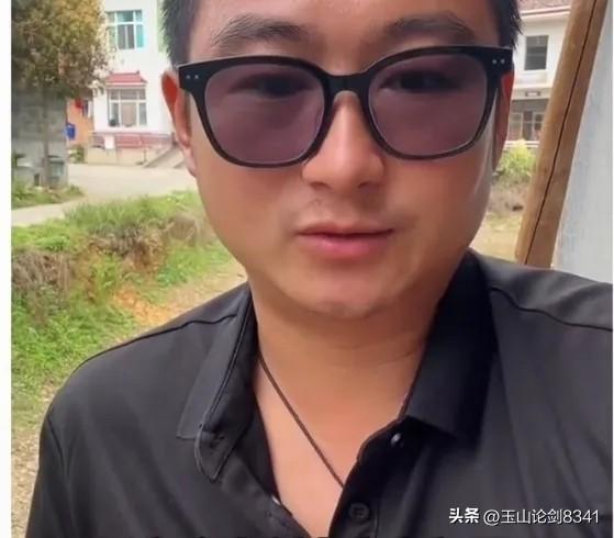 阿彪和小依离婚，儿子跟了妈，女儿留给了爸，这跟咱们平时见到的"儿子归爸、女儿归妈