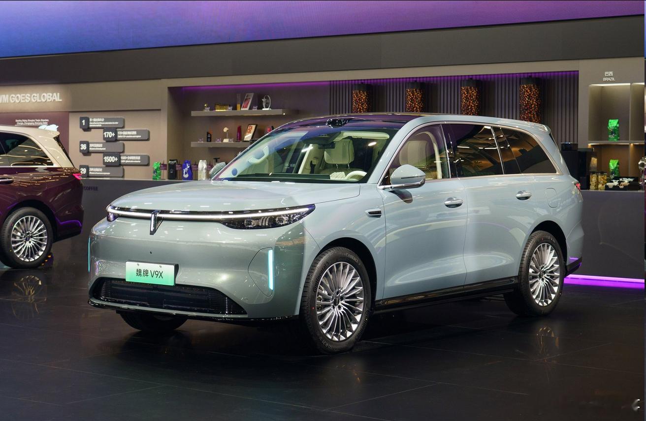 曾以为高端MPV只剩商务与排场，直到魏牌高山出现才打破偏见。连续7个月销冠、10