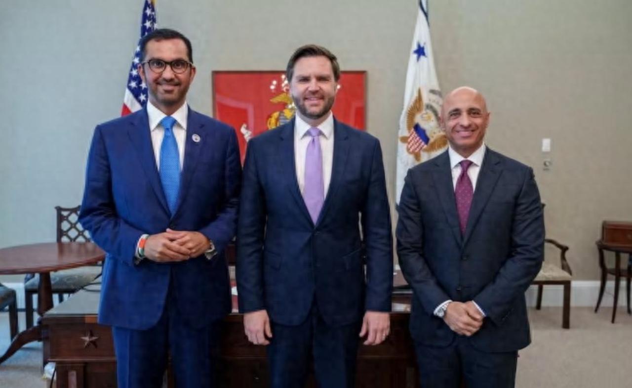 阿联酋还有防空对付来自伊朗的导弹吗？阿联酋除了石油就是金融安全性，如果把迪拜塔炸