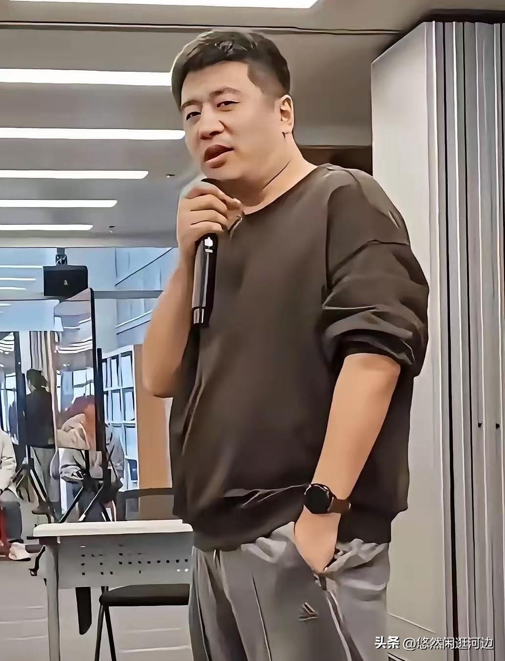 我同事老公刚好在张雪峰公司上班，今天突然就说老板走了，太突然了！他说，老张这个人