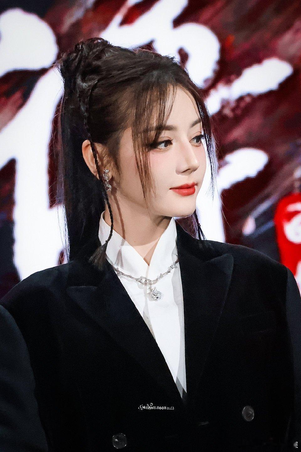 迪丽热巴 怕大家忘了我的脸 妈妈呀！顶级美貌！！状态太好了，永远都会为迪丽热巴的