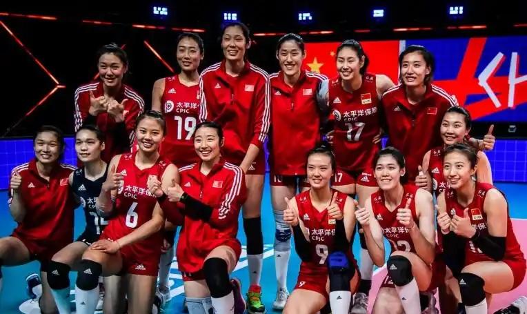 恭喜！25年摘得10次亚军今天终于封王，上海女排3：0夺得总冠军🏆

25年，