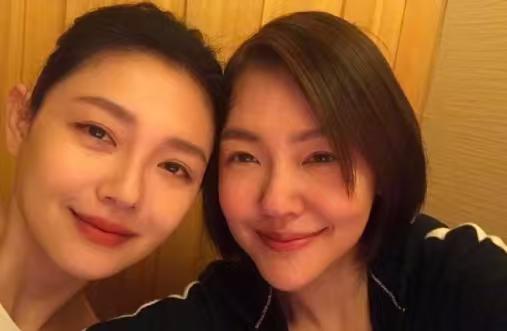 小S，你就没有自己的思想吗？
小S要复出了，将要参加金钟奖盛典，她说因为《小姐不