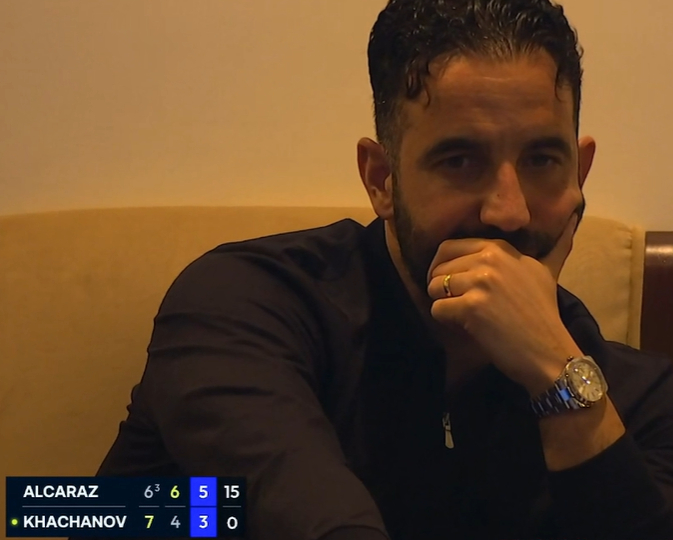 曼联  深夜看阿卡三盘大战，看台上惊现一个阿莫林！阿尔卡拉斯babolatfam