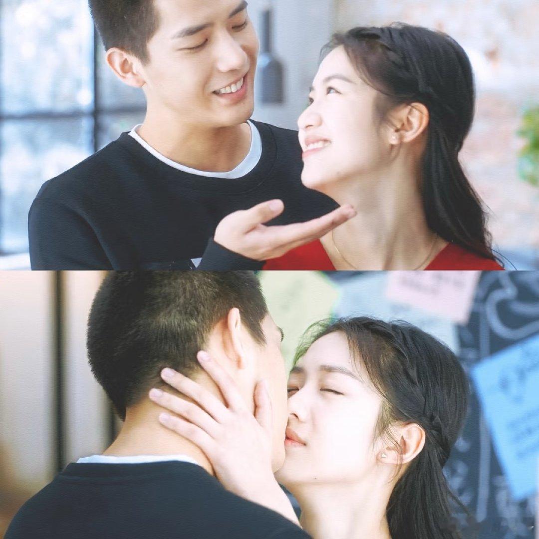 向涵之红裙气质女神向涵之最新红裙造型直接美到出圈，氛围感与高级感双重拉满，一出场