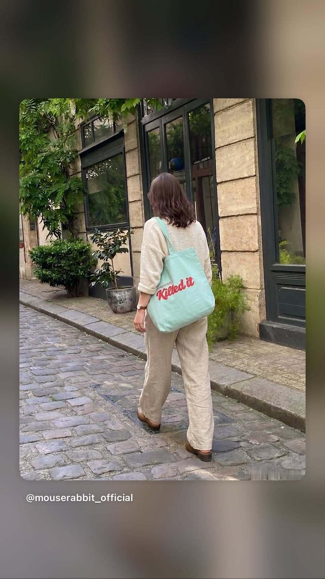“CB百蓝_。260724金钟云 ins story更新： 