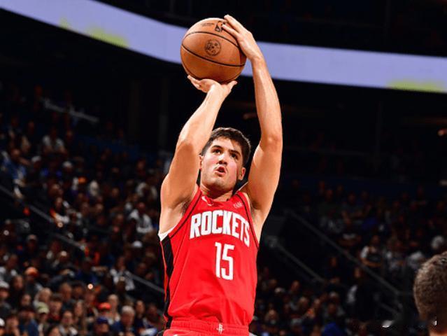 谢泼德继续顶替杜兰特首发出战，火箭很有底气，谢泼德可以打出好的表现



火箭对