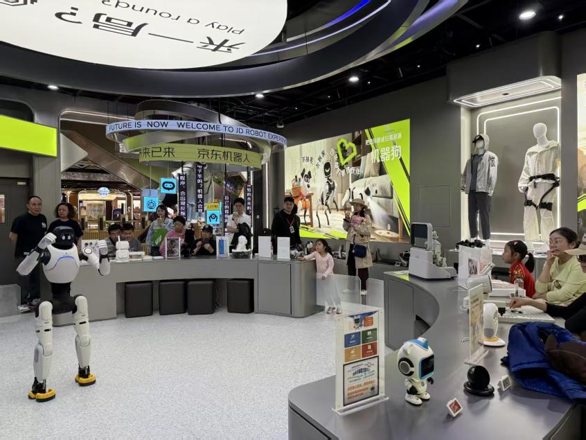 当下体验经济持续升温，2025年国内体验经济市场规模已达18.4万亿元，同比增长