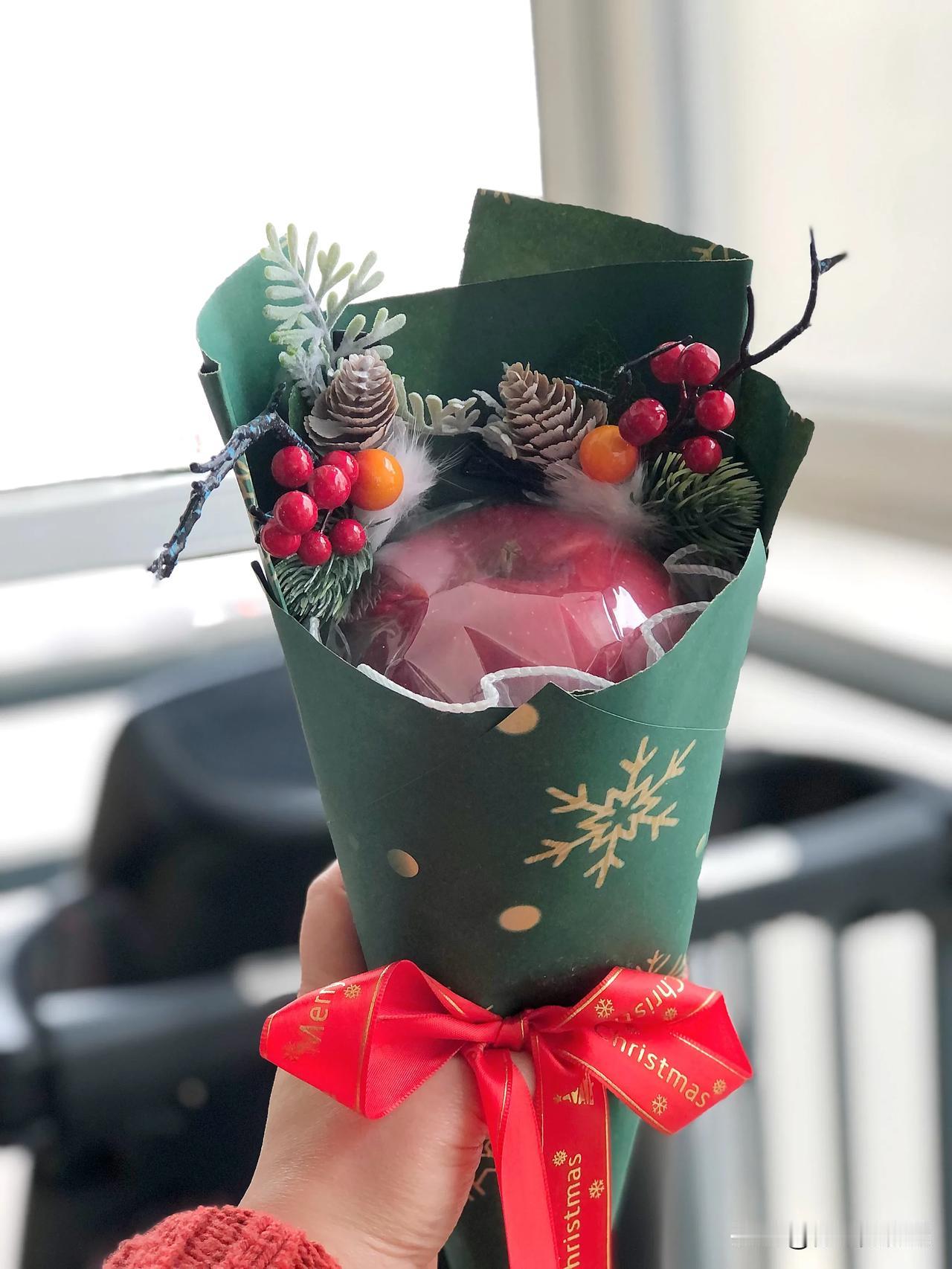 [心]朋友们圣诞平安夜快乐吆[比心]🍎
㊗️福所有认识不认识的朋友们及亲朋好友