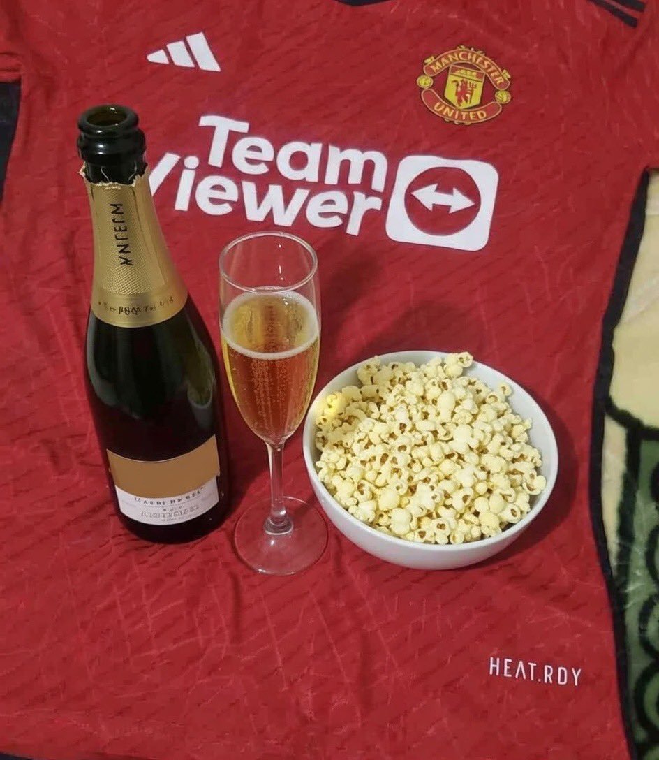 曼联球迷阿莫林时期的看球状态和卡里克时期的看球状态。 