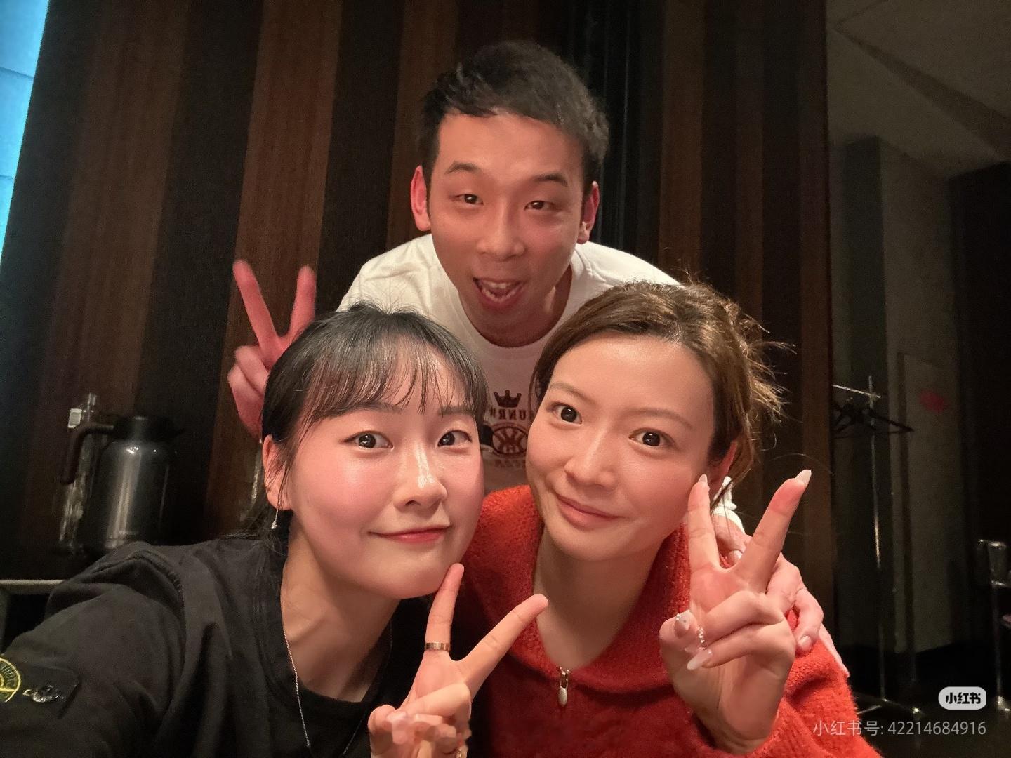 刘雨辰黄雅琼婚礼 肉丁发的这张图梦回2017热点现场