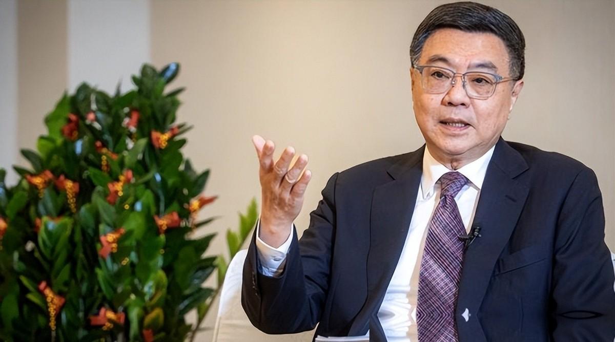 网传记者曾问蒋万安：你是台湾人还是中国人？蒋万安的回应令人意外。他说：我是台湾人